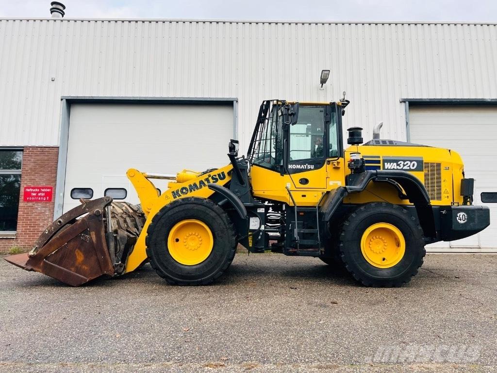 Komatsu WA 320-8 Kolové nakladače