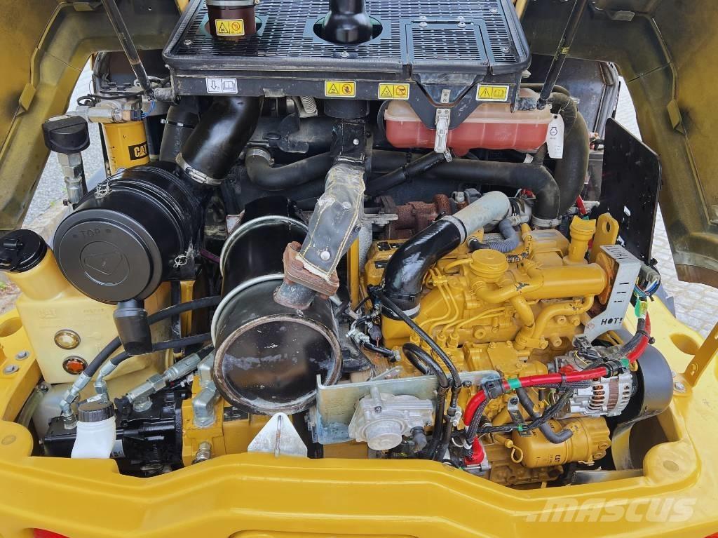 CAT 906 M     2016 Kolové nakladače