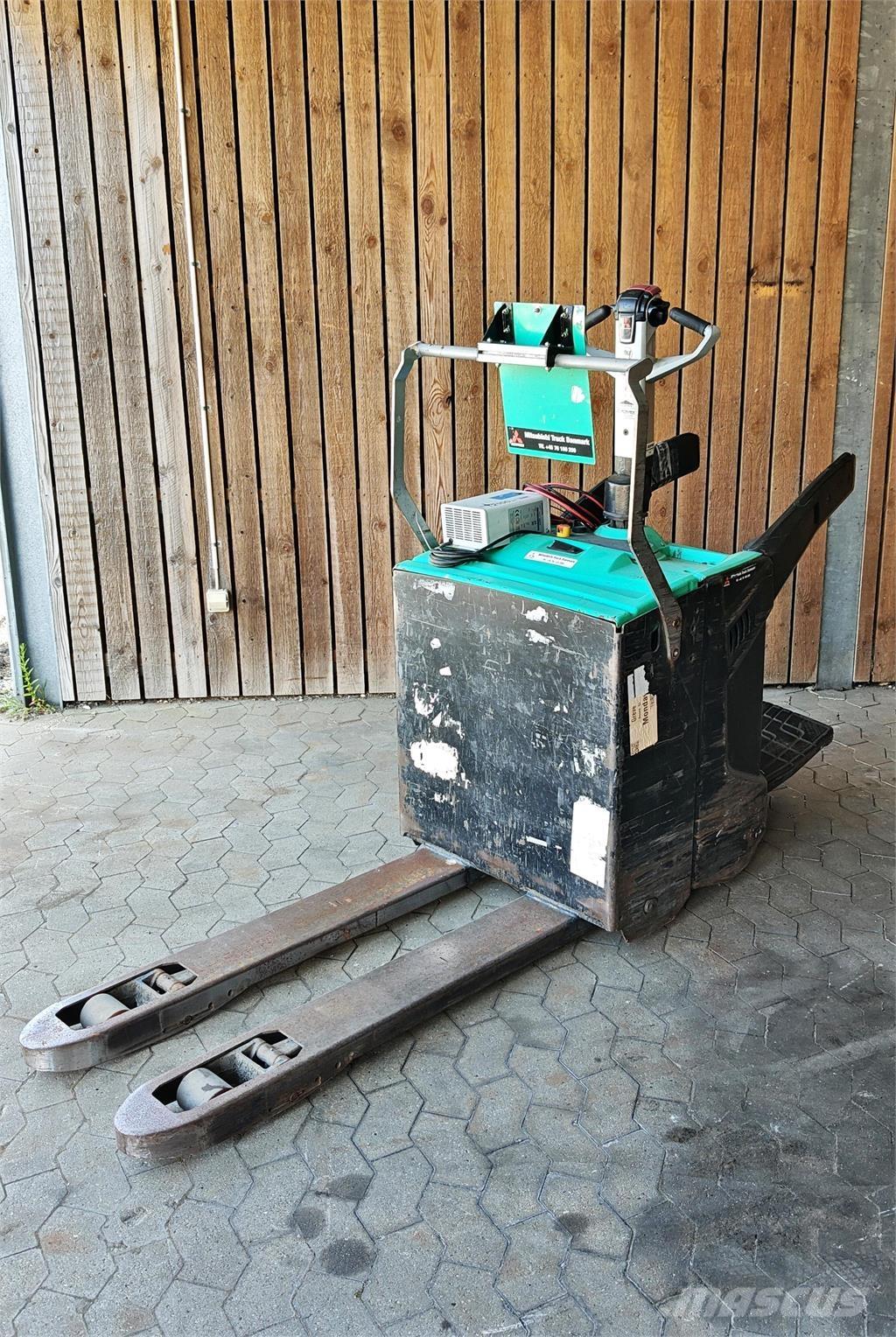 Mitsubishi PBV20N2 Vozíky s plošinou pro náklad