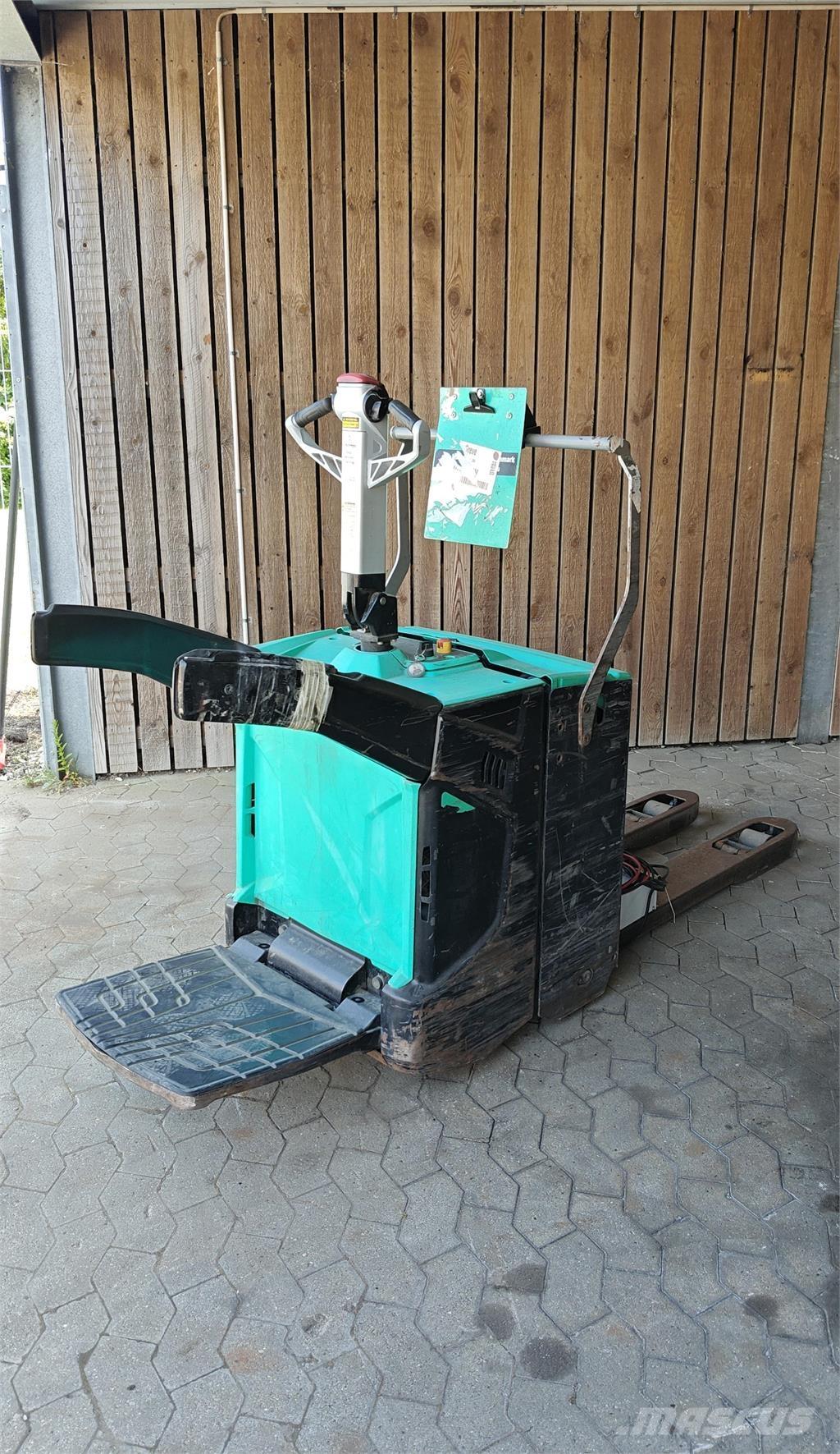 Mitsubishi PBV20N2 Vozíky s plošinou pro náklad