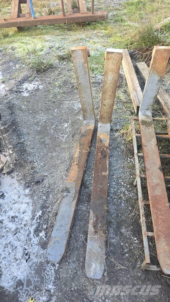  Pallgafflar 980kr Kolové nakladače