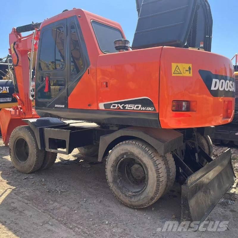 Doosan DX150W Kolová rýpadla