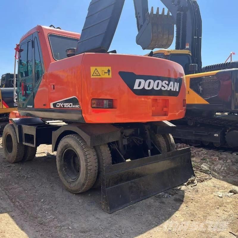 Doosan DX150W Kolová rýpadla