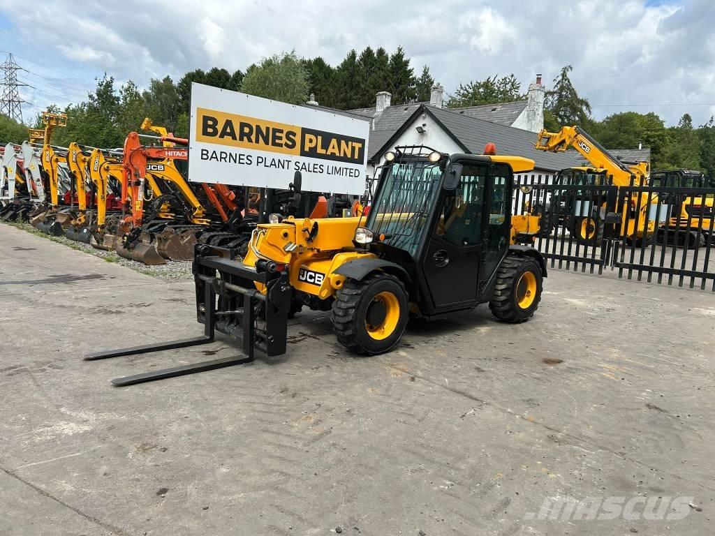 JCB 525-60 Teleskopické manipulátory