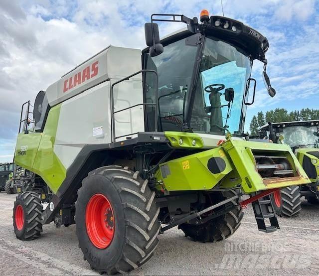 CLAAS TRION 520 Sklízecí mlátičky