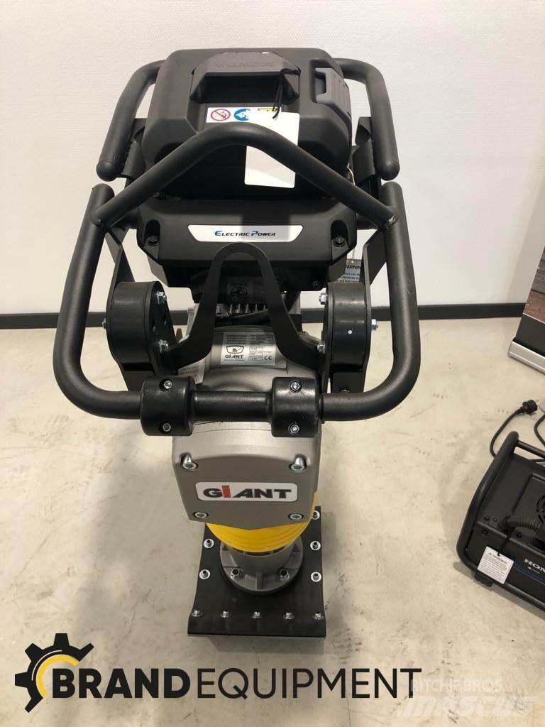 GiANT GR740E Kompaktory