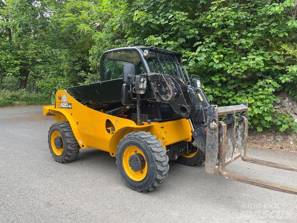 JCB 520-40 Teleskopické manipulátory