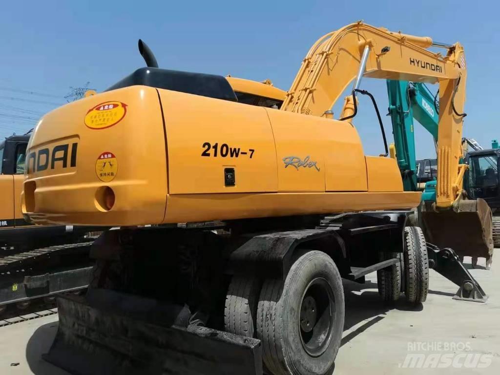 Hyundai R210W-7 Kolová rýpadla