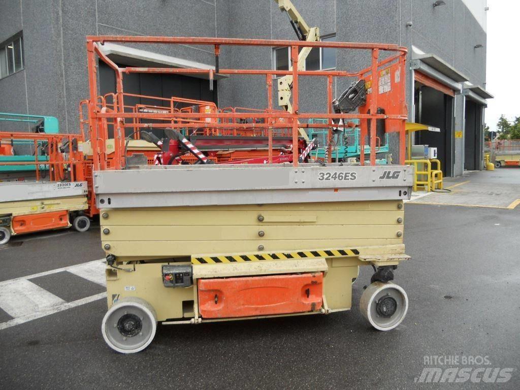 JLG 3246 Nůžková zvedací plošina