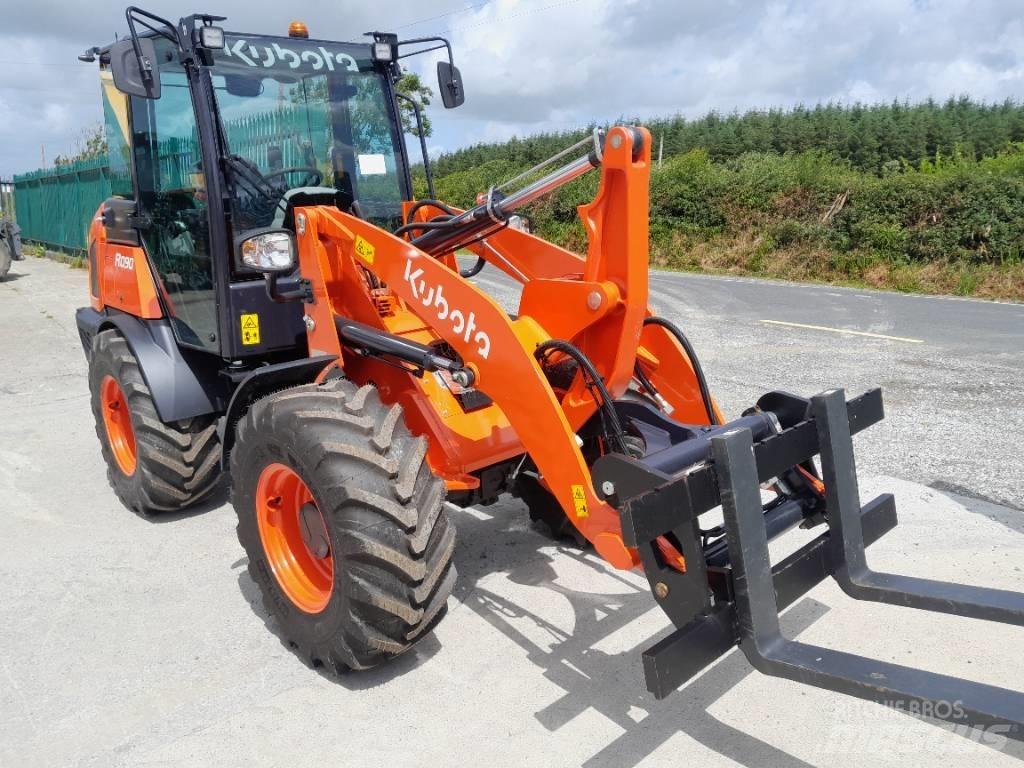 Kubota R 090 Teleskopické manipulátory