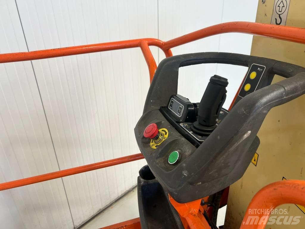 JLG Toucan 8E Vertikální sloupové výtahy