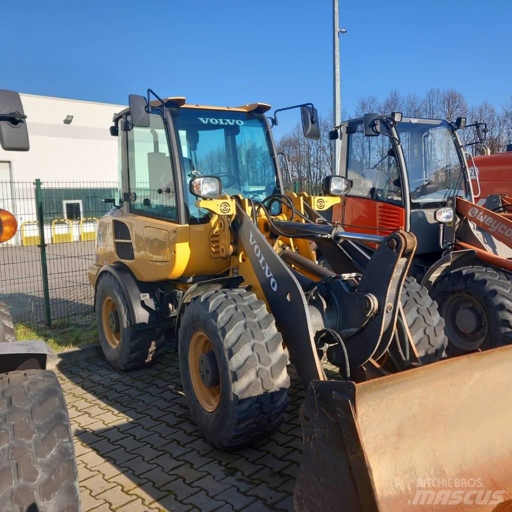 Volvo L 28 F Kolové nakladače