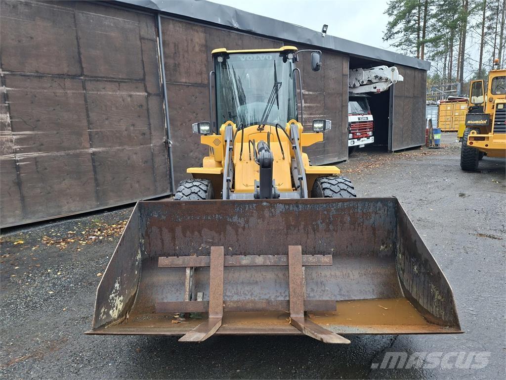Volvo L30B Kolové nakladače