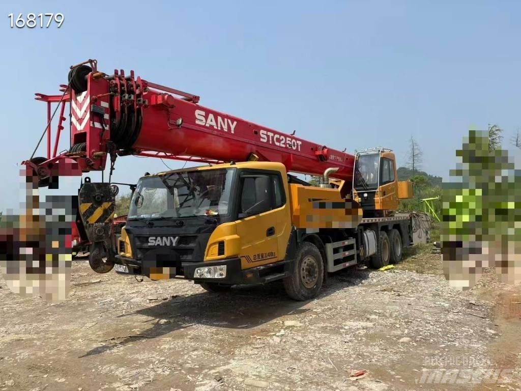 Sany stc200t5 Univerzální terénní jeřáby