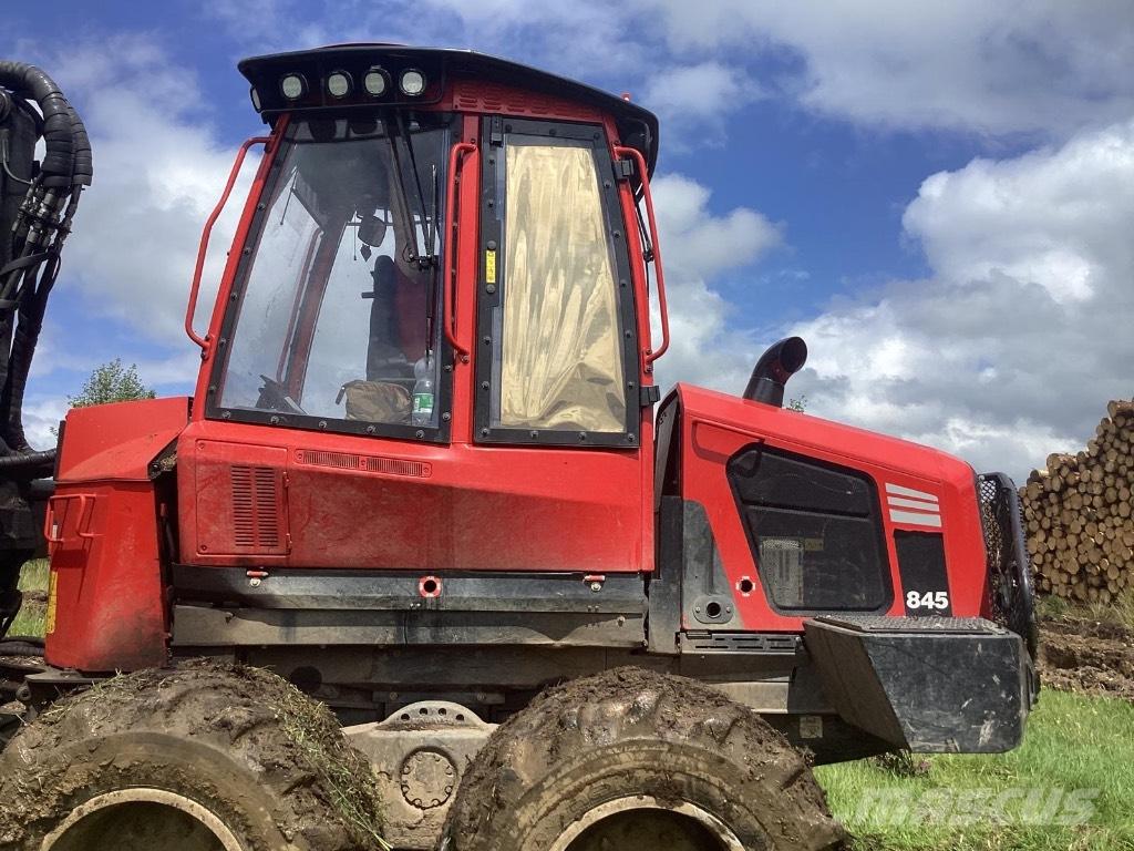 Komatsu 845 Vyvážecí traktory