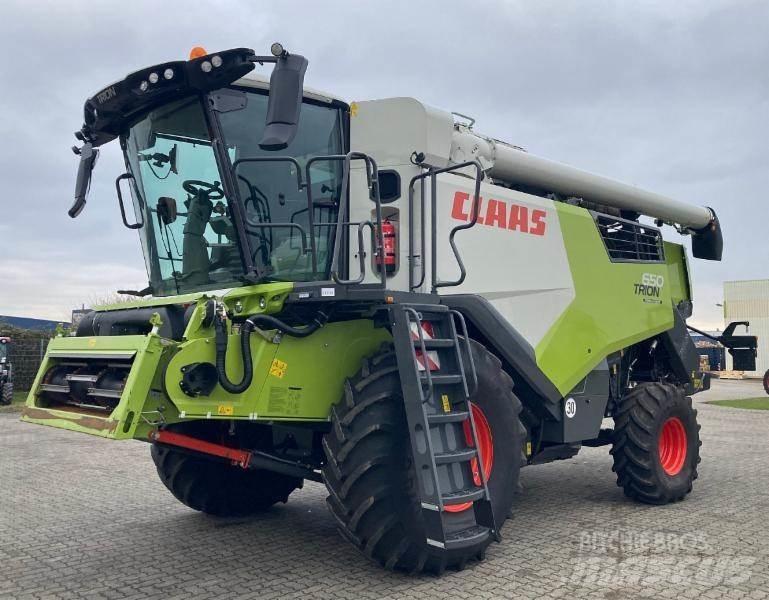 CLAAS TRION 650 Sklízecí mlátičky