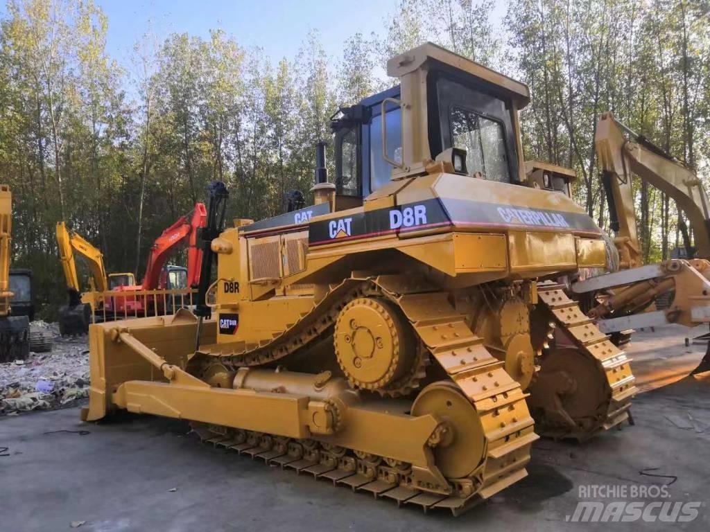 CAT D 8 R Pásové dozery