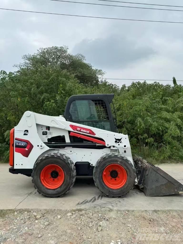 Bobcat S 630 Smykem řízené nakladače