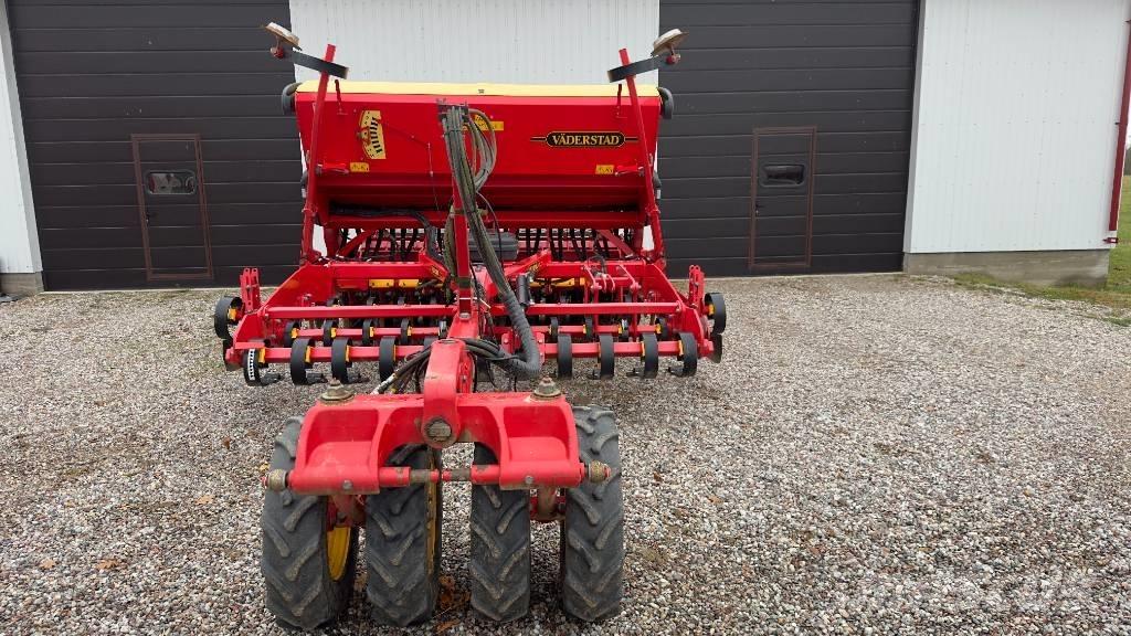 Väderstad Rapid300S Mechanické secí stroje