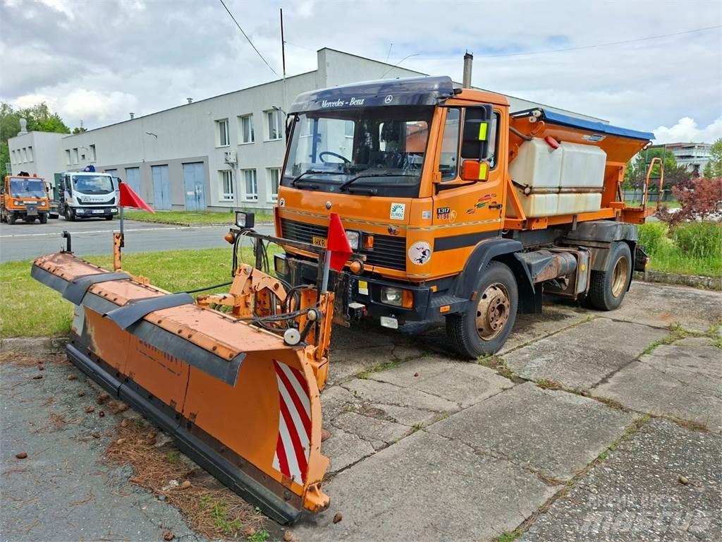 Mercedes-Benz 1317 Nákladní vozidlo bez nástavby