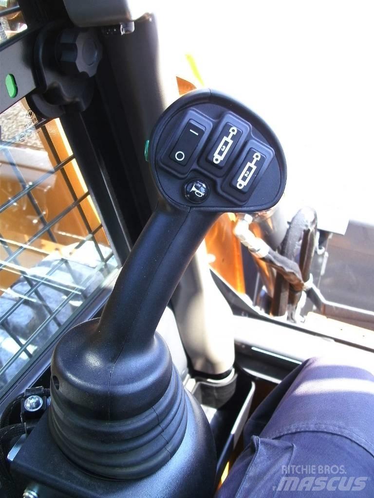 CASE SR175B Smykem řízené nakladače