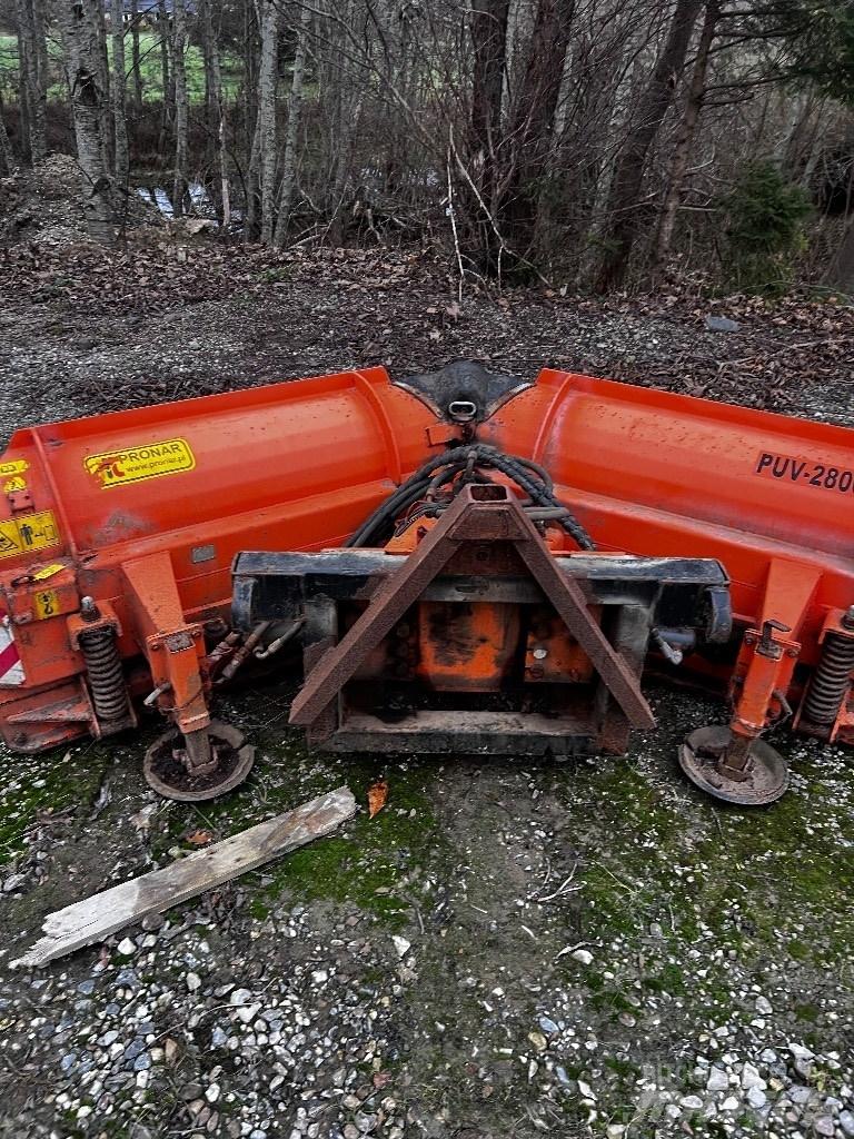 Pronar PUV 2800 Sněžné pluhy, přední sněhové radlice
