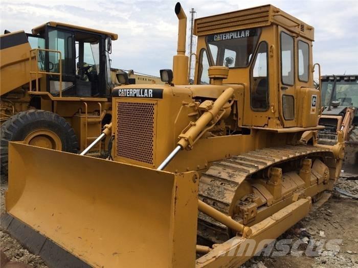 CAT D 6 D Pásové dozery
