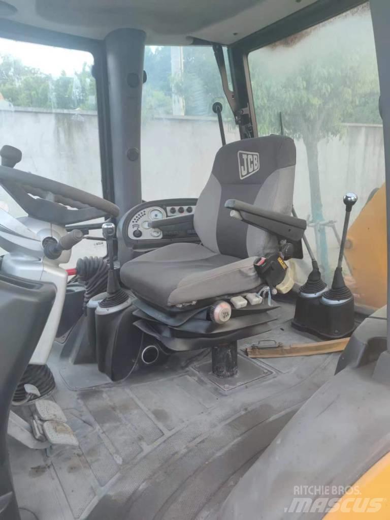 JCB 3 CX Rýpadlo-nakladače