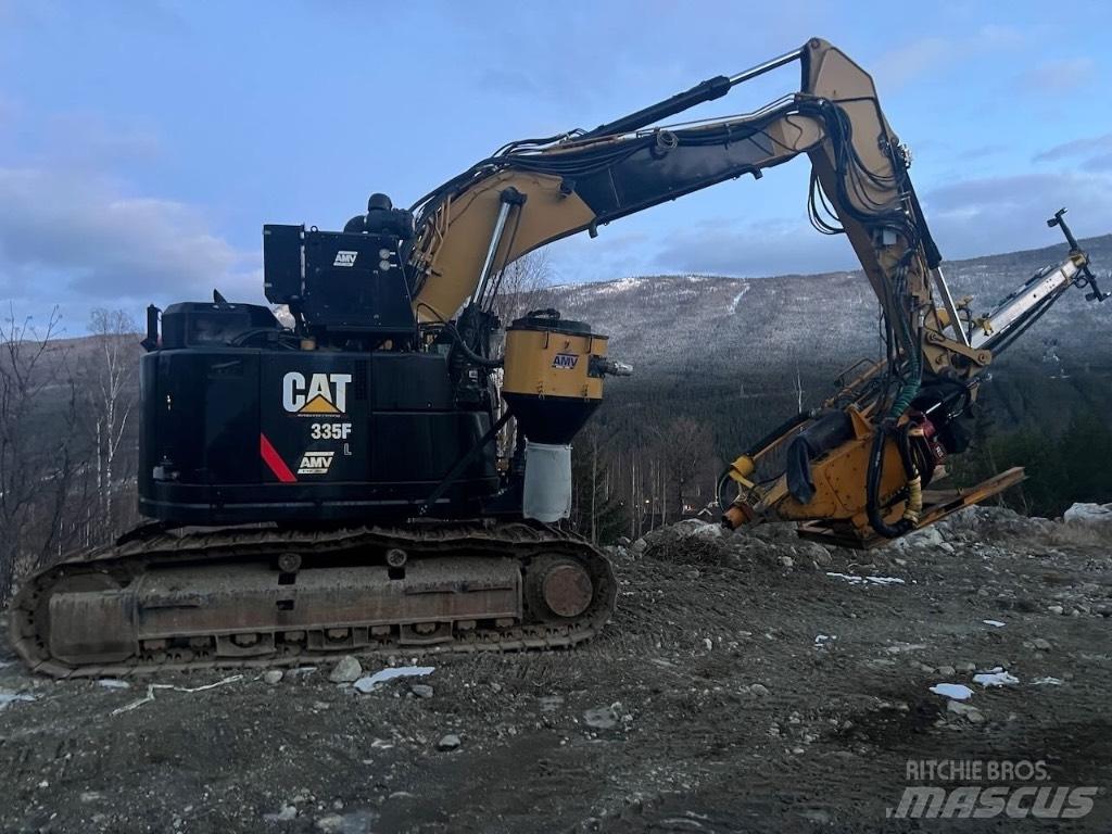 CAT 335 F L CR Povrchové vrtací stroje