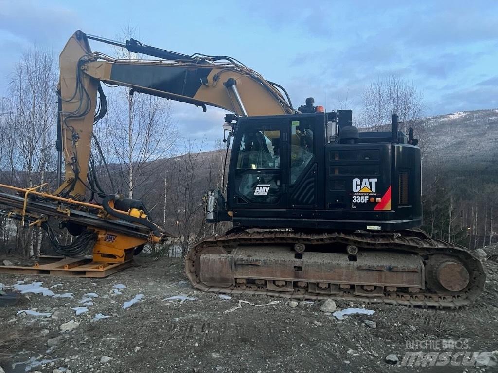 CAT 335 F L CR Povrchové vrtací stroje