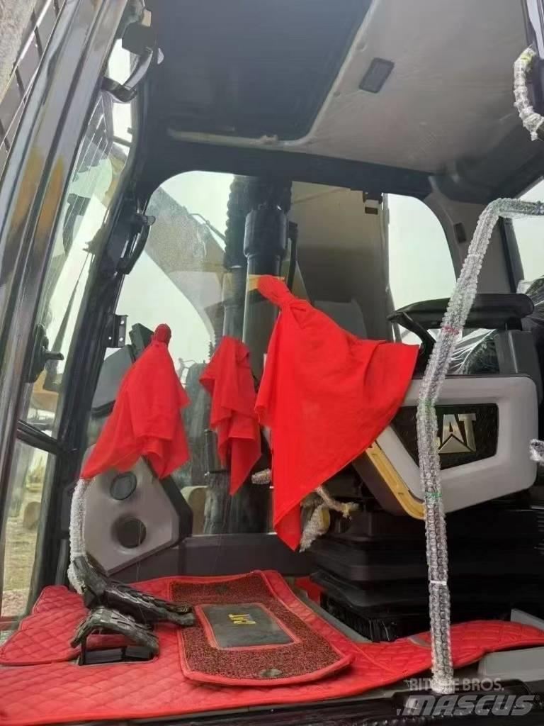 CAT 320 Pásová rýpadla