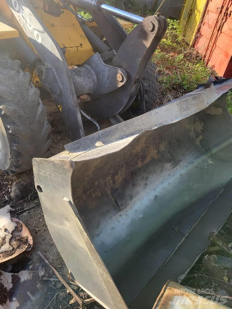 Volvo L 30 B Kolové nakladače