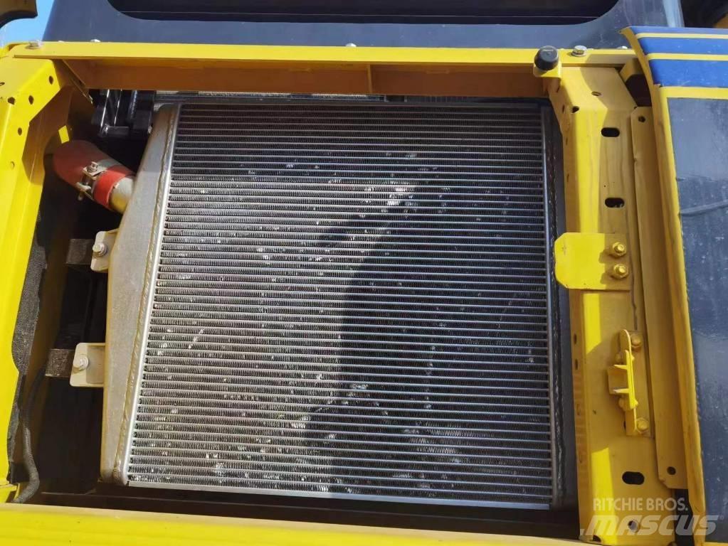Komatsu PC 450-8 Pásová rýpadla