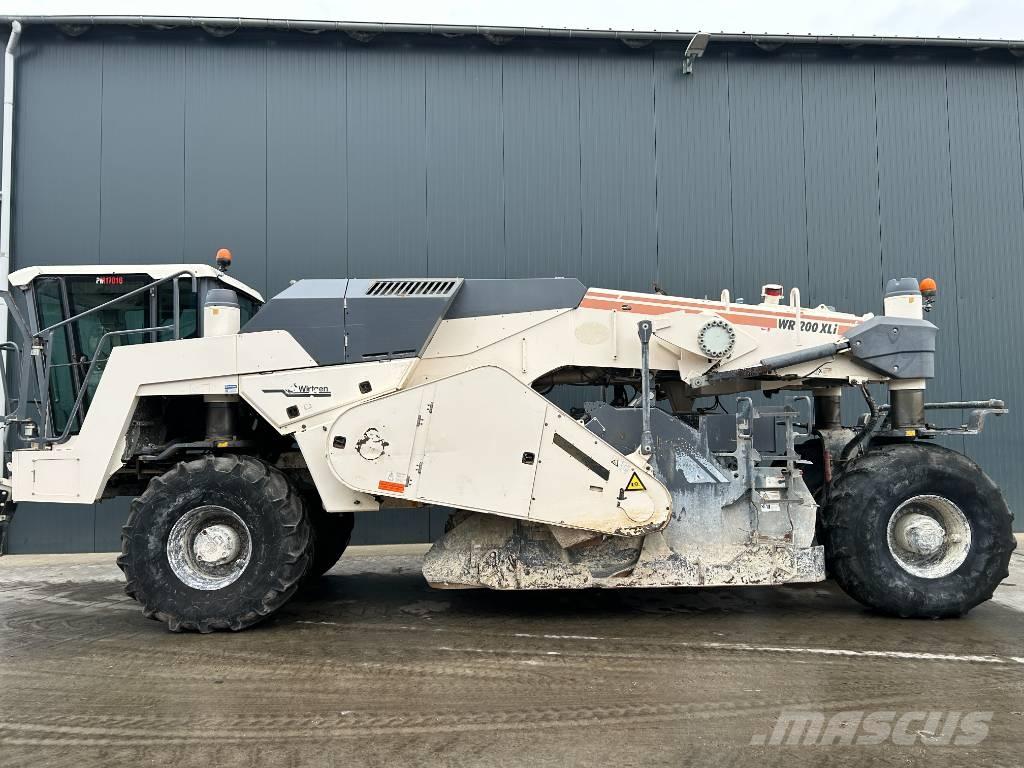 Wirtgen WR200XLi Půdní kompaktory
