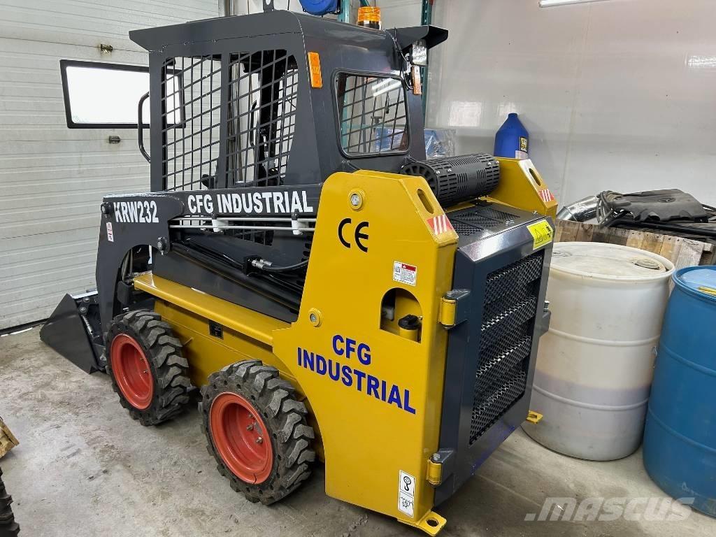CFG KRW232 Smykem řízené nakladače