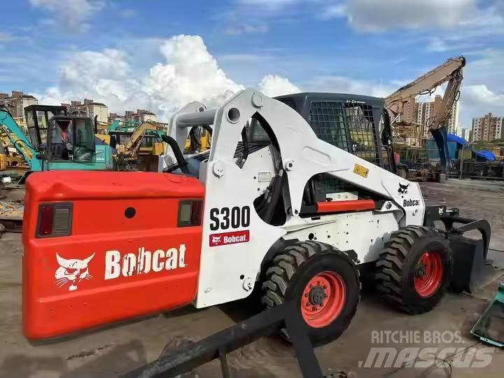 Bobcat S 300 Smykem řízené nakladače