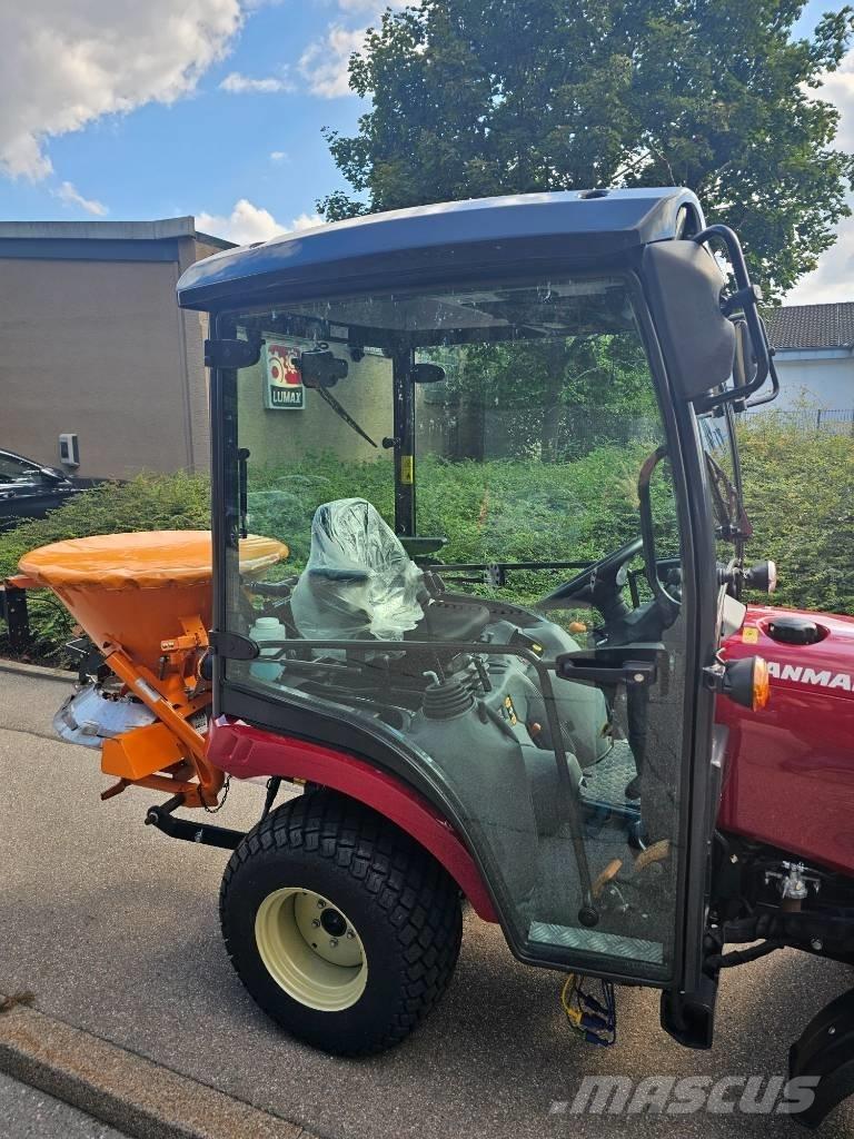 Yanmar SA 221 Kompaktní traktory