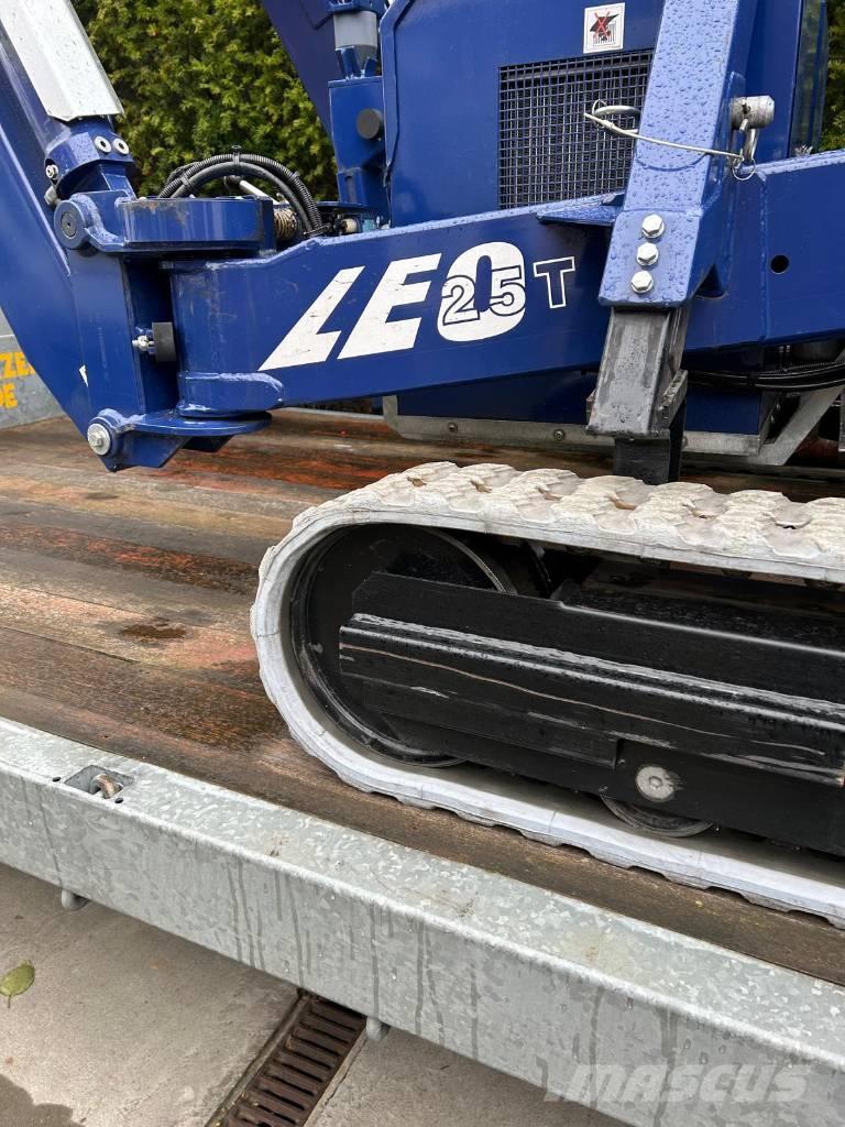 Teupen Leo 25T Teleskopické plošiny