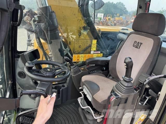 CAT M 320 F Kolová rýpadla