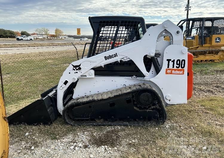 Bobcat T190 Smykem řízené nakladače