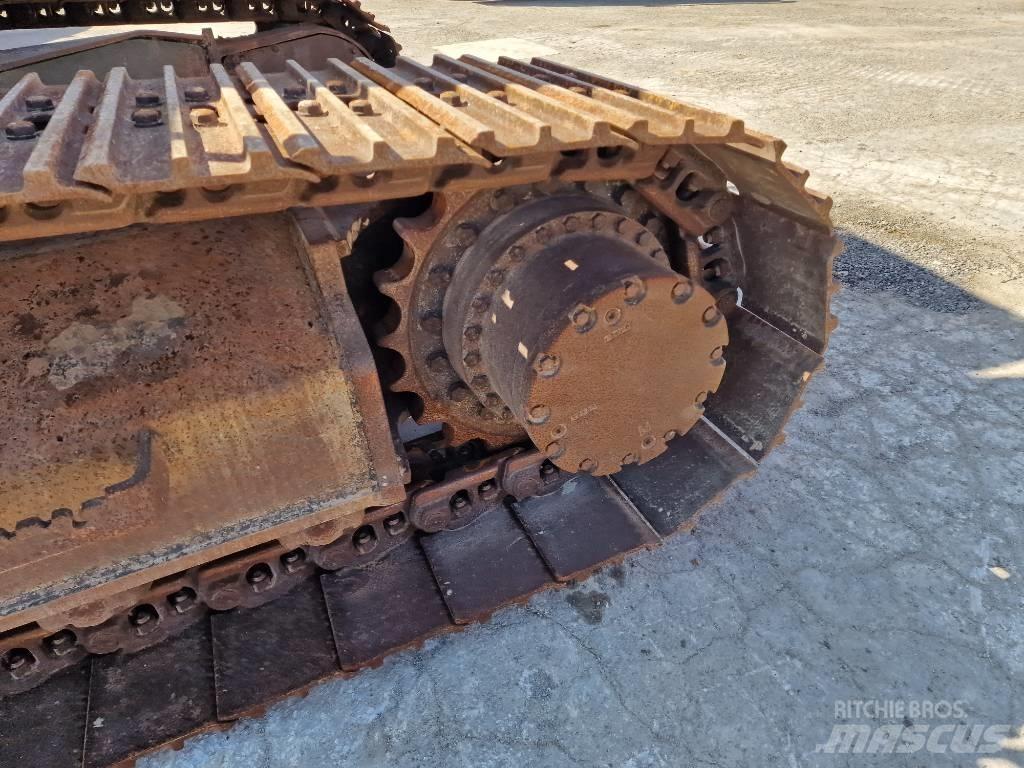 Hitachi ZX 210 LC-6 Pásová rýpadla