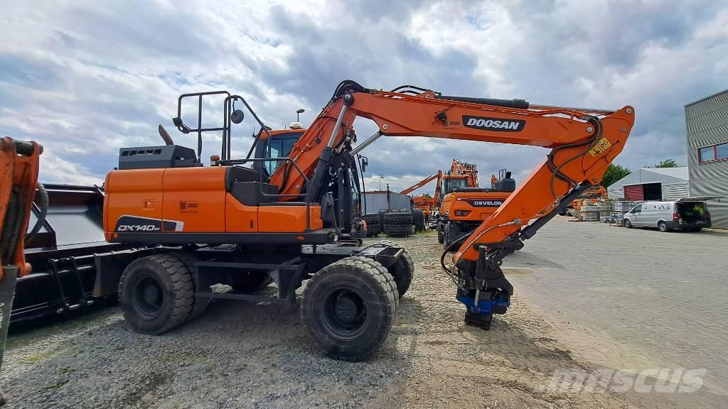 Doosan DX140W-5 Kolová rýpadla