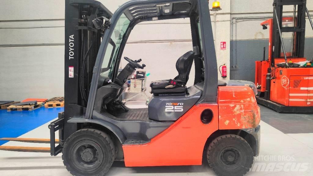 Toyota 52-8 FD F 25 Dieselové vozíky