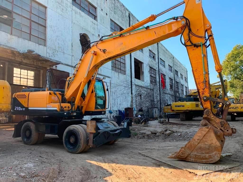 Hyundai R210W-9 Pásová rýpadla