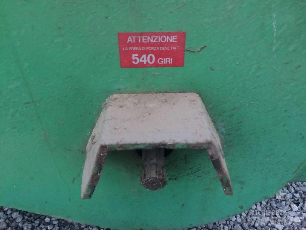  Strahl  700 Další