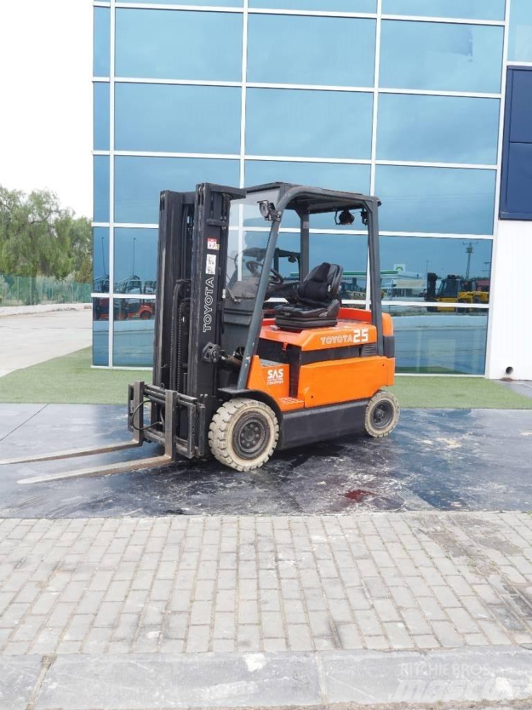 Toyota 7 FBMF 25 Akumulátorové vozíky