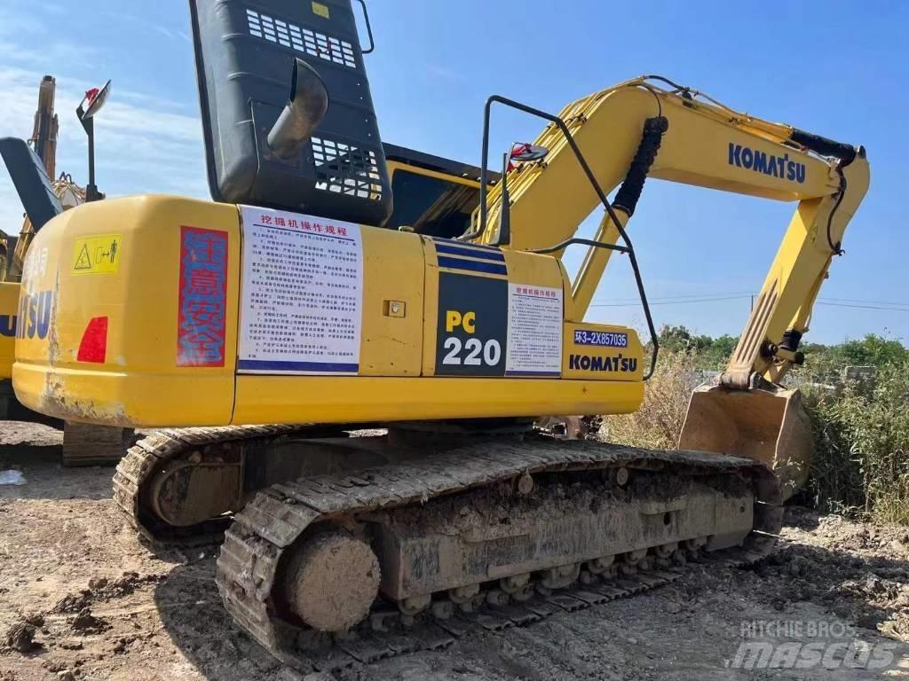 Komatsu PC 220-8 Pásová rýpadla