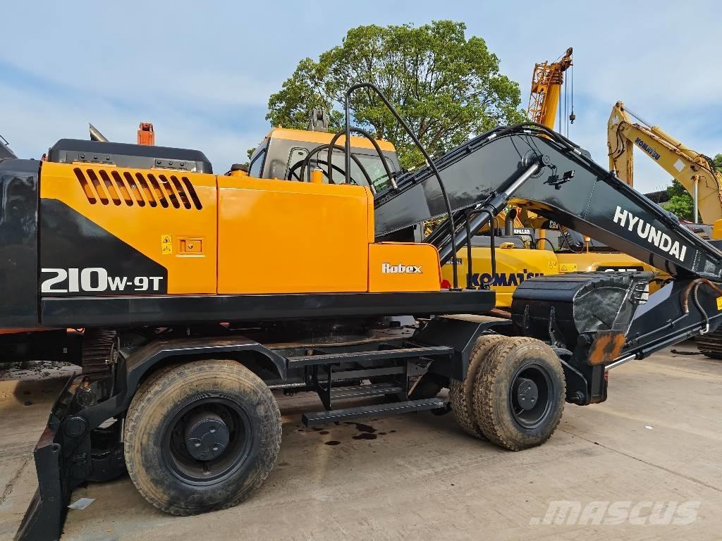 Hyundai R210W-9 Kolová rýpadla