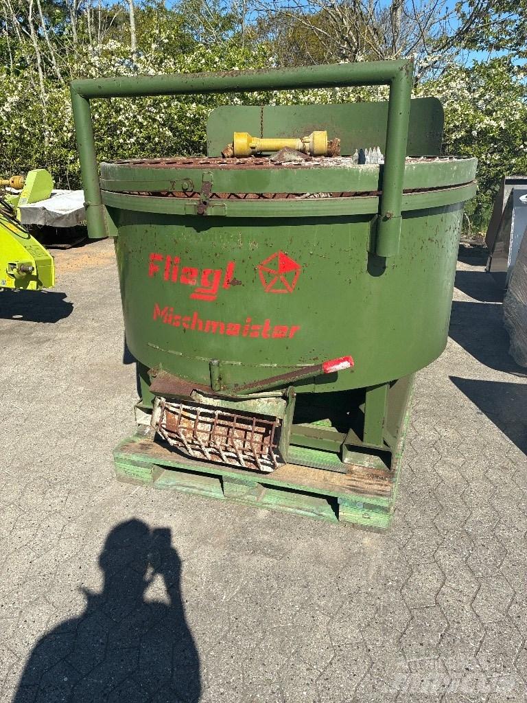 Fliegl Mischmeister Dávkovače betonu
