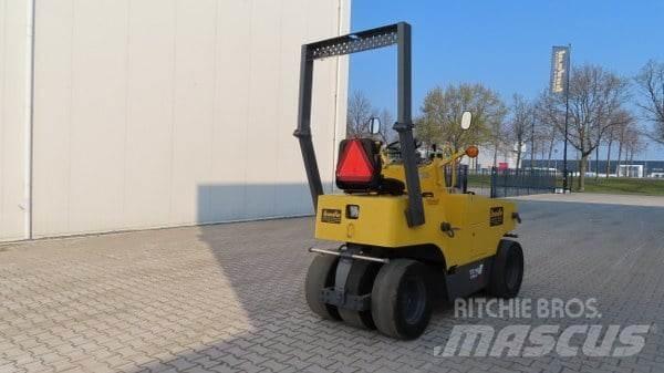 Sakai TS 160 Pneumatikové válce
